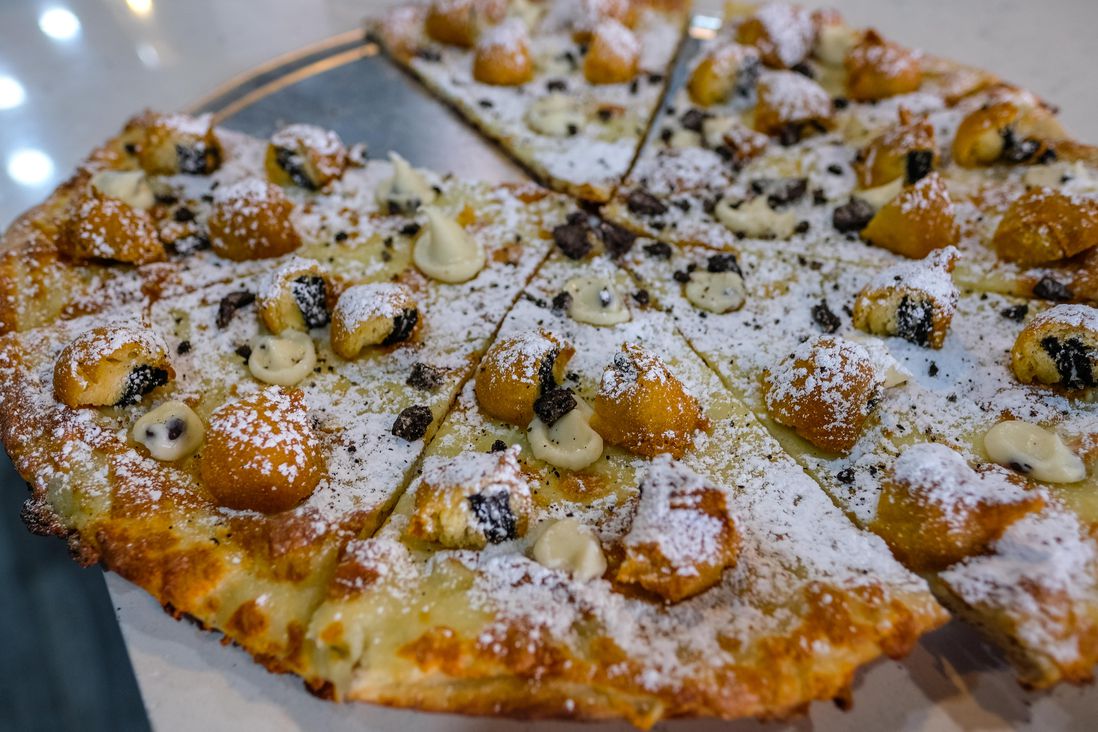 Photos of Fried Oreo Pizza from Krave It
